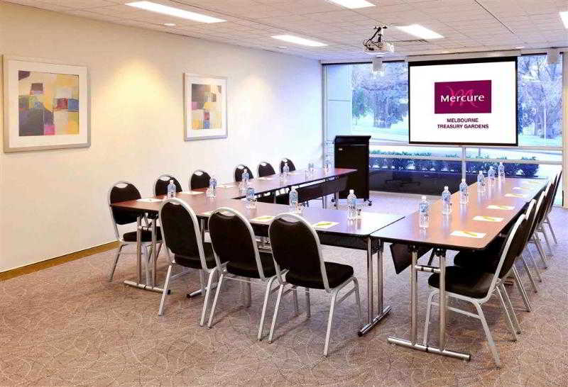 בית מלון כפרי Mercure Melbourne Treasury Gardens