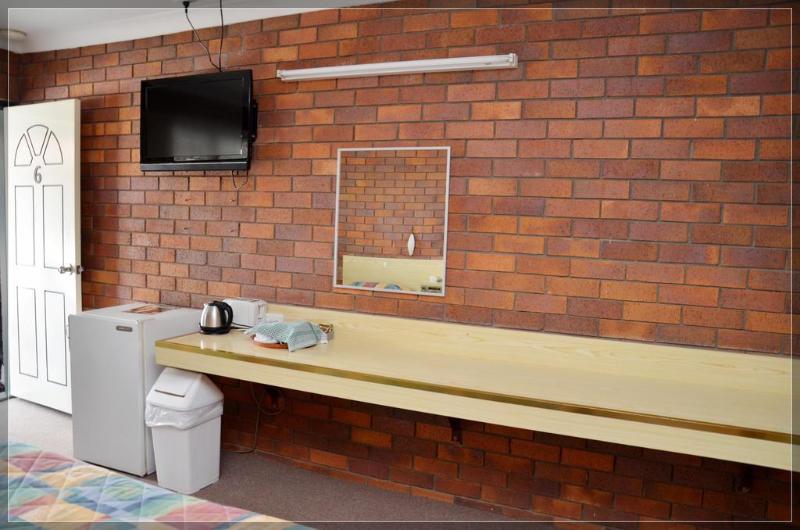 Отель Peter Allen Motor Inn
