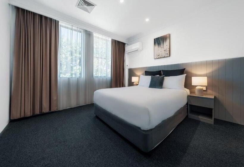 Отель The Select Inn Penrith
