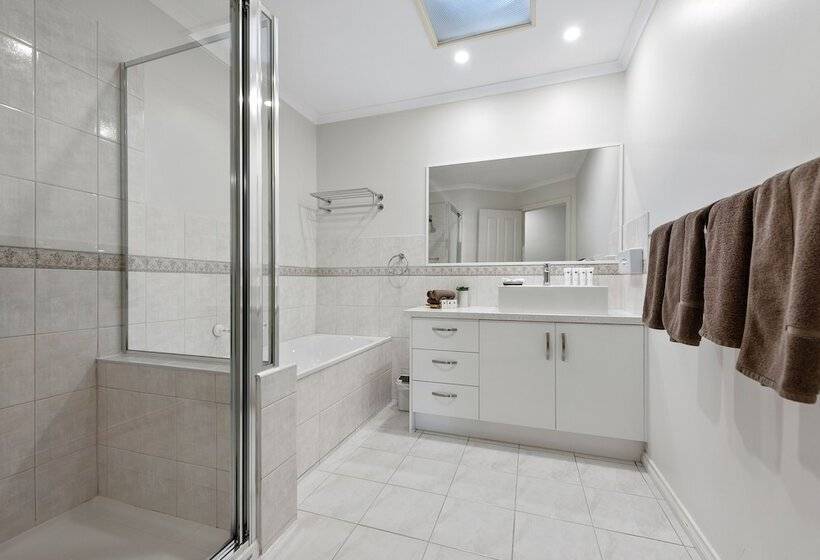 מוטל Fawkner Executive Suites & Serviced Apartments