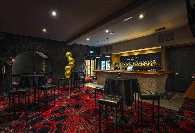 Nightcap At Ferntree Gully Hotel Motel