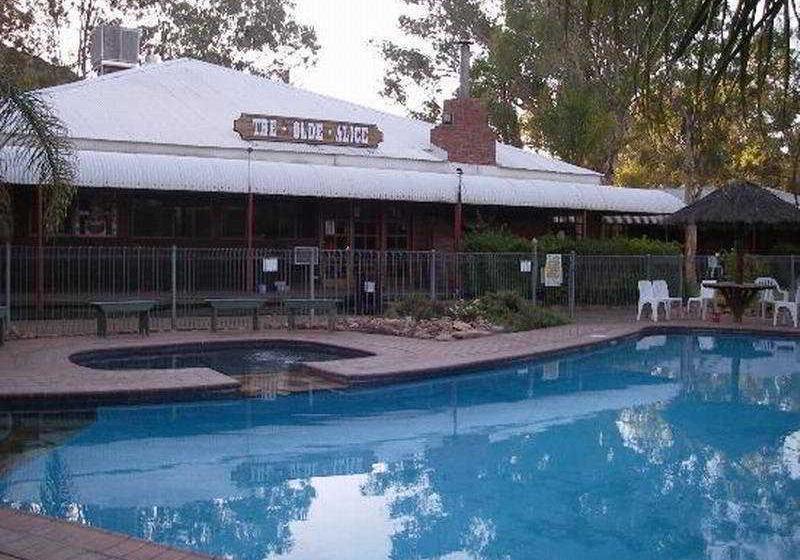 אתר נופש Heavitree Gap Outback Lodge