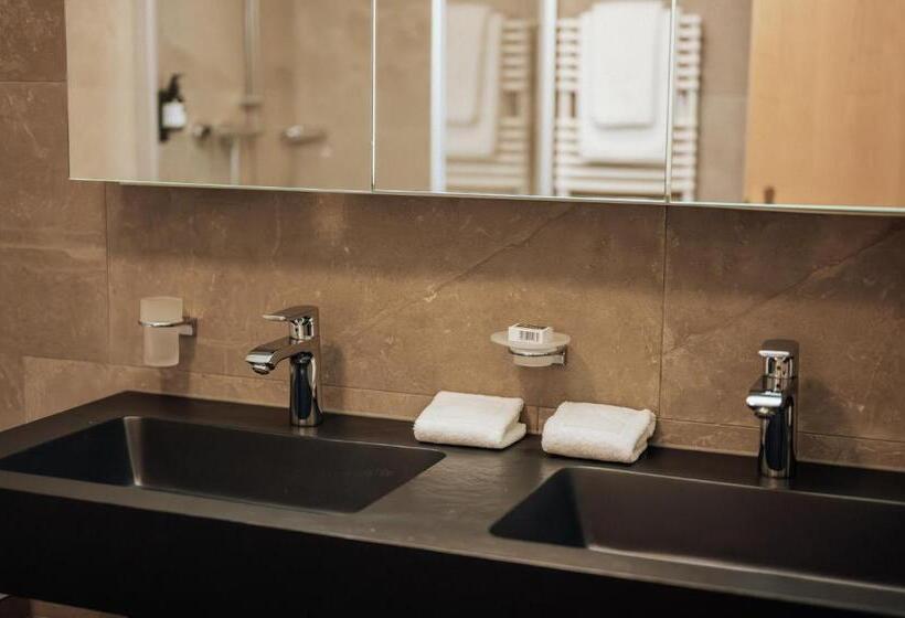 هتل Goldener Berg