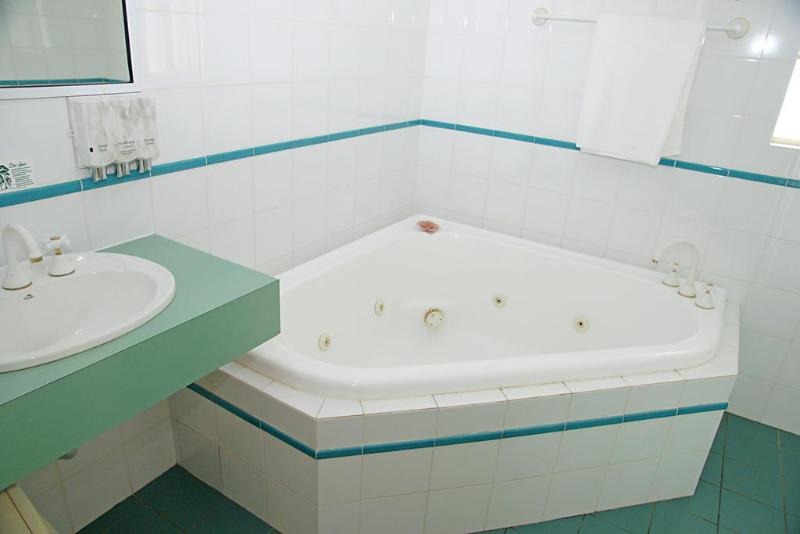 فندق Sapphire Waters Motor Inn