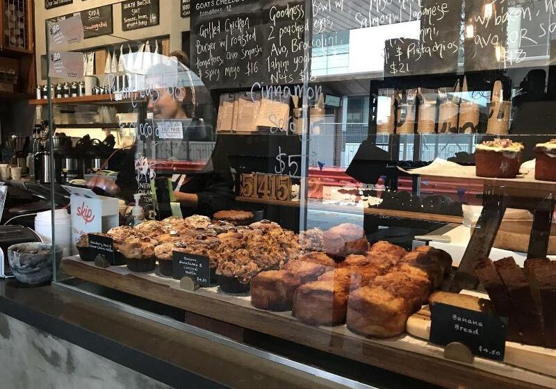 בית מלון כפרי The Lurline Randwick