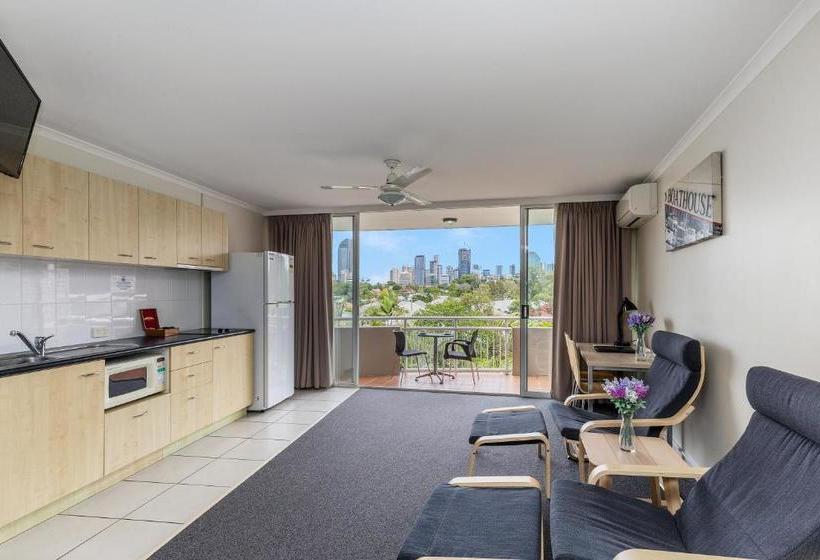 هتل The Wellington Apartment