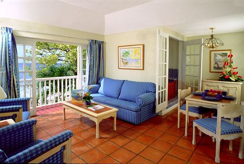 هتل Divi Heritage Beach Resort