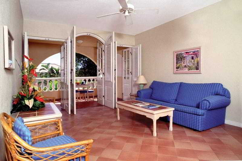 هتل Divi Heritage Beach Resort