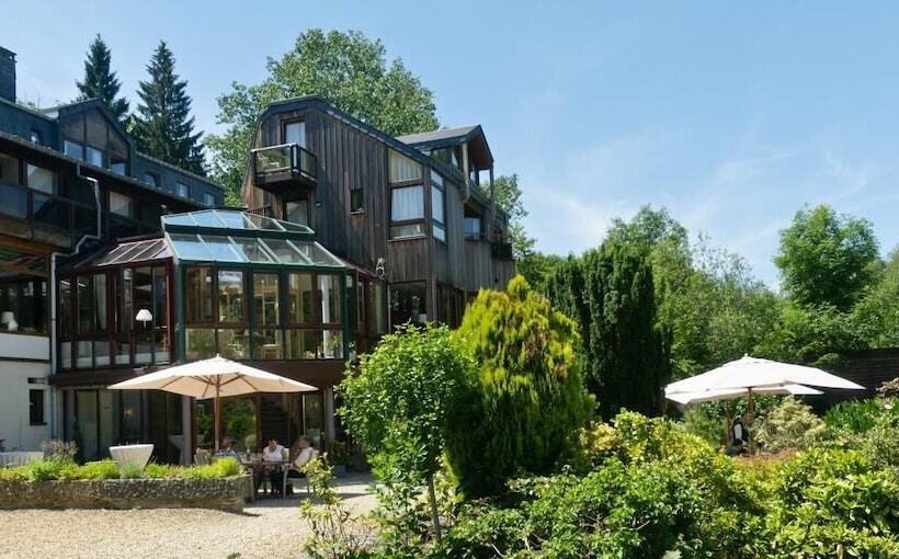 ホテル Logis Hostellerie De La Claire Fontaine
