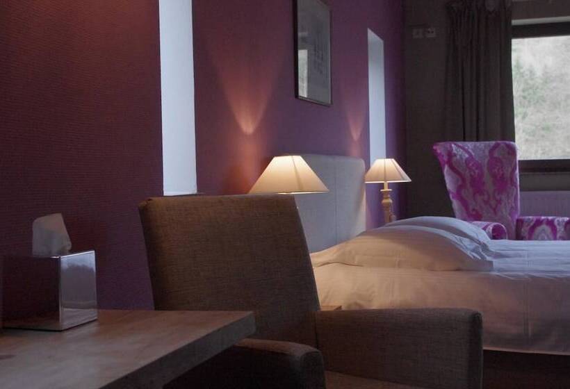 ホテル Logis Hostellerie De La Claire Fontaine