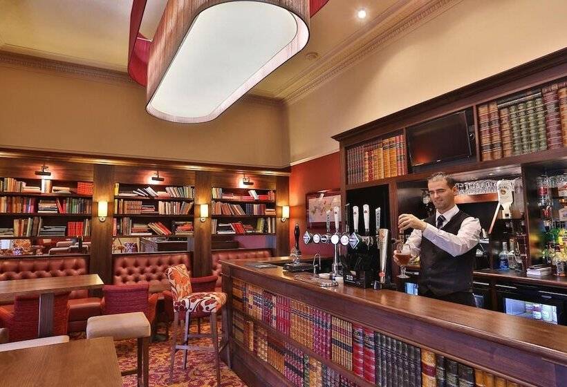 فندق Reigate Manor