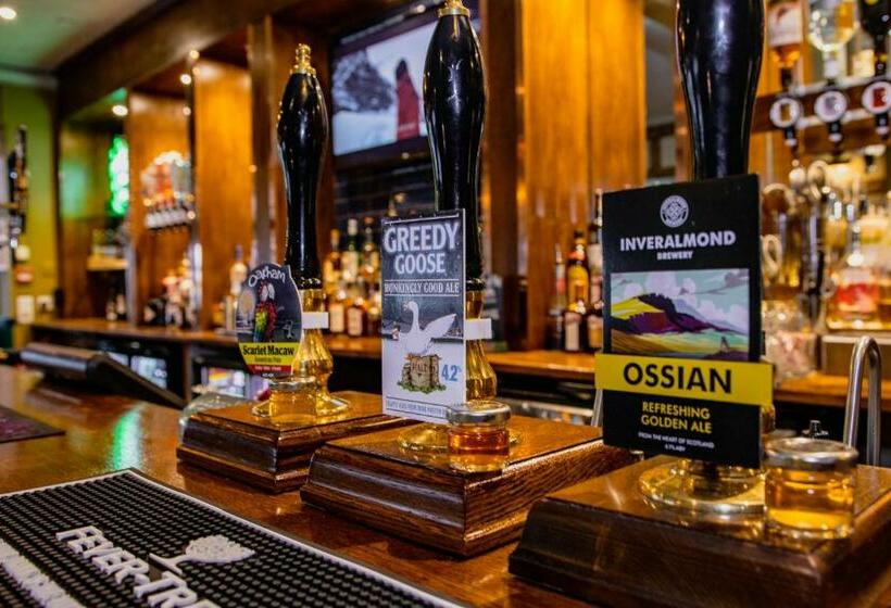 هتل The Balavoulin Pub With Rooms