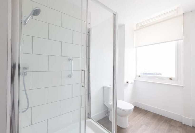 ホテル The Burlington