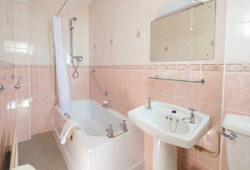 בית מלון כפרי The Crown