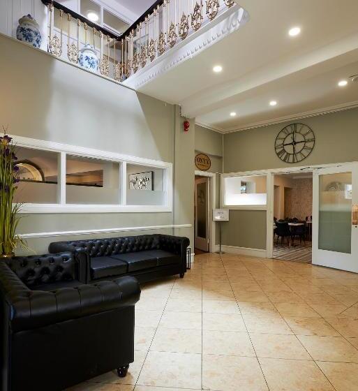 בית מלון כפרי The Crown