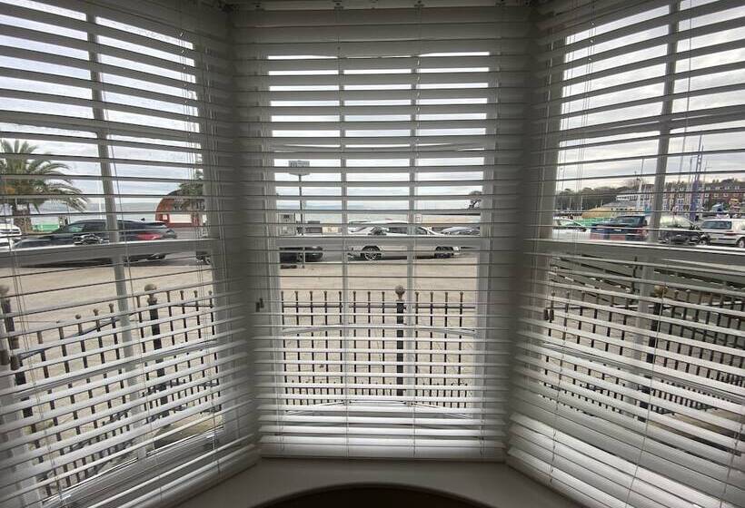 בית מלון כפרי The Fairhaven