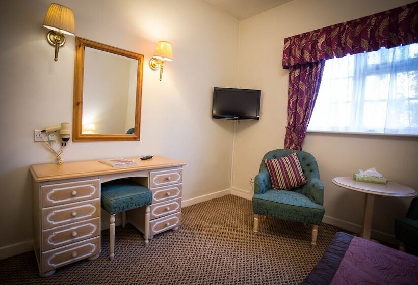 هتل Brook Marston Farm