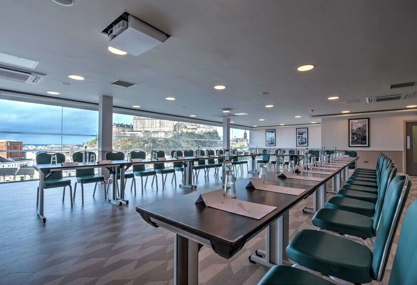 בית מלון כפרי Doubletree By Hilton  Edinburgh City Centre