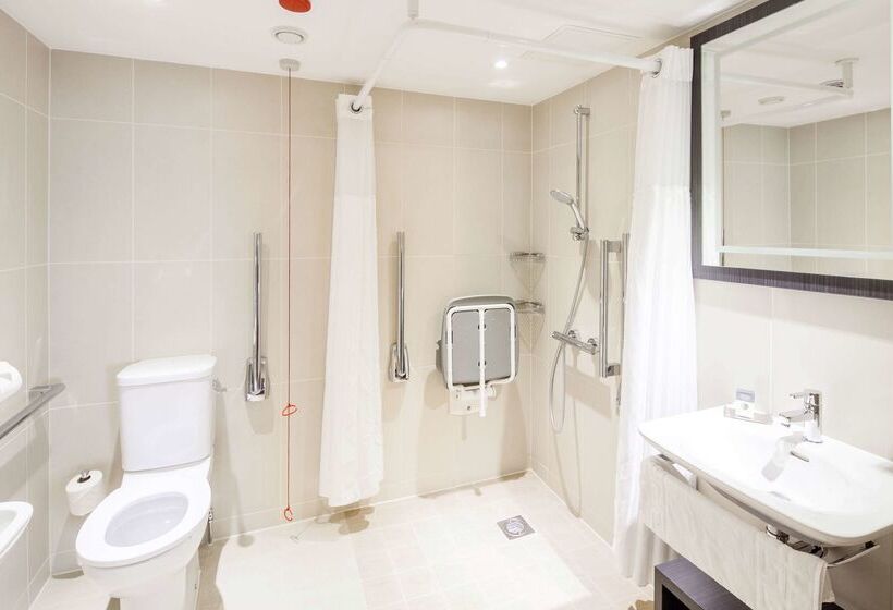 בית מלון כפרי Doubletree By Hilton  Edinburgh City Centre