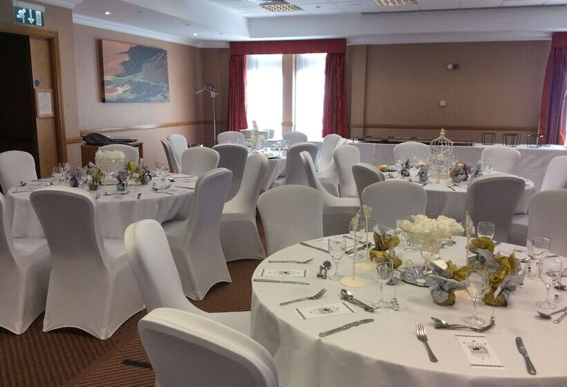 בית מלון כפרי Doubletree By Hilton  Edinburgh City Centre