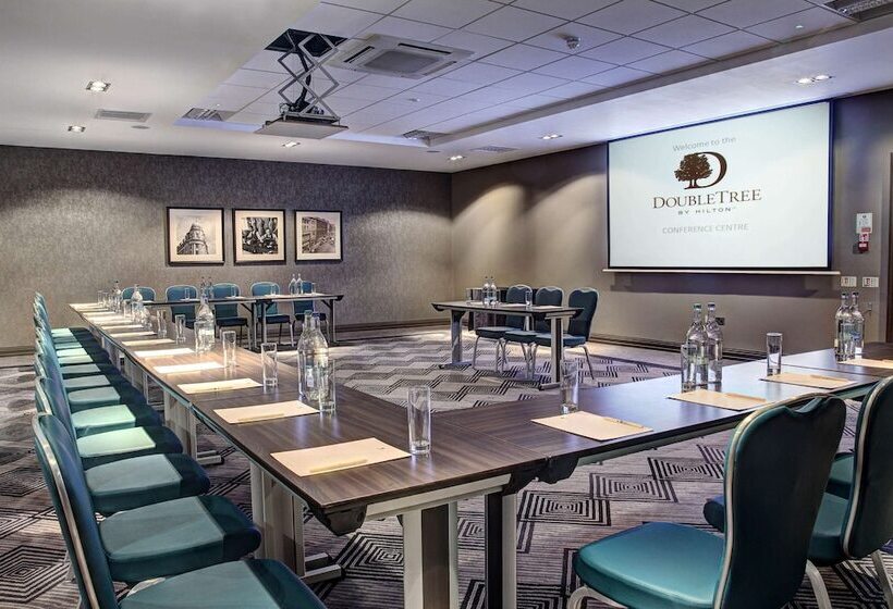 בית מלון כפרי Doubletree By Hilton  Edinburgh City Centre