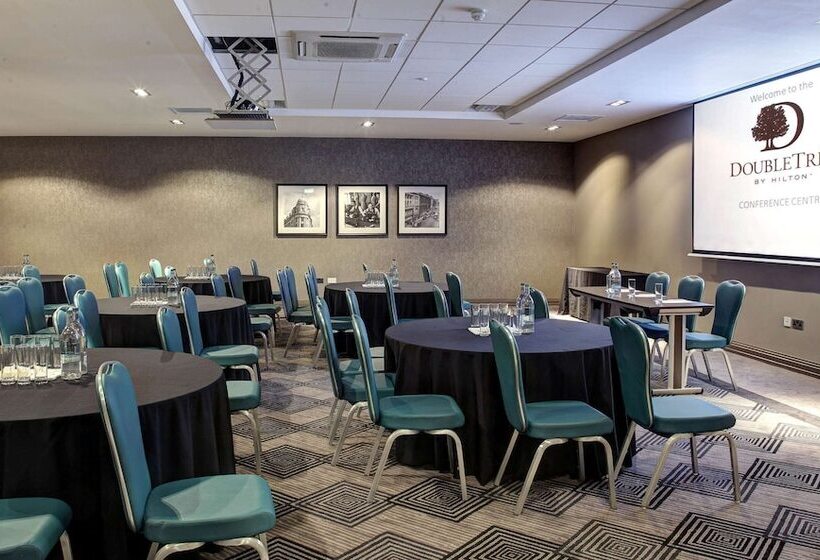 בית מלון כפרי Doubletree By Hilton  Edinburgh City Centre