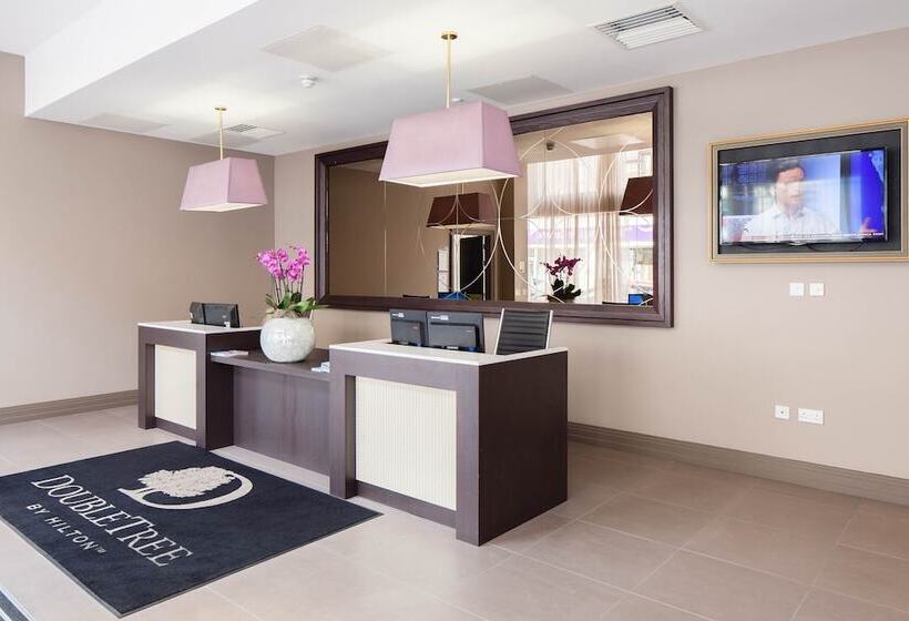 בית מלון כפרי Doubletree By Hilton  Edinburgh City Centre