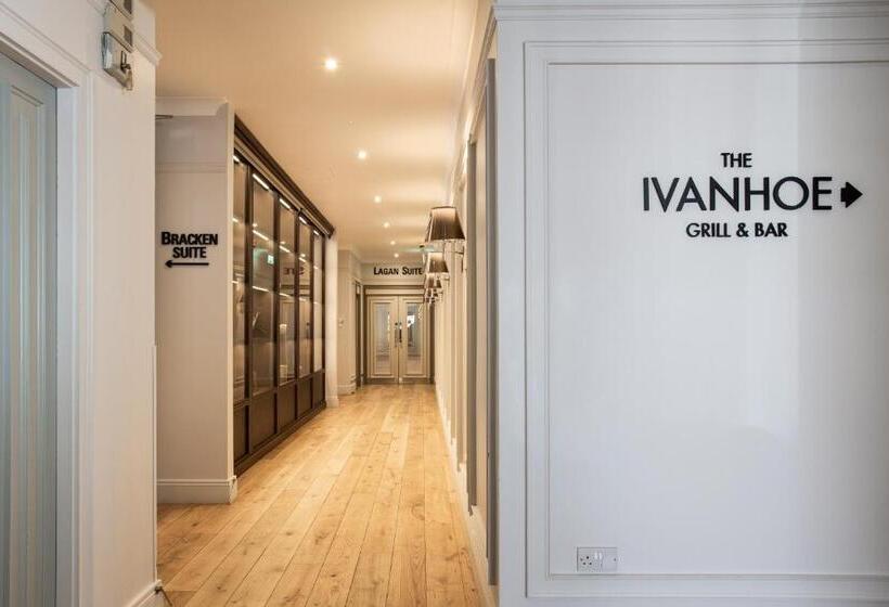 בית מלון כפרי Ivanhoe Inn And