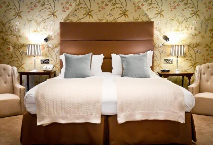 فندق Lewtrenchard Manor