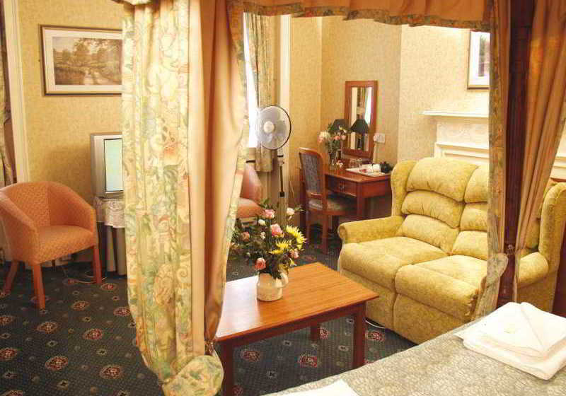Отель Wigmore Court