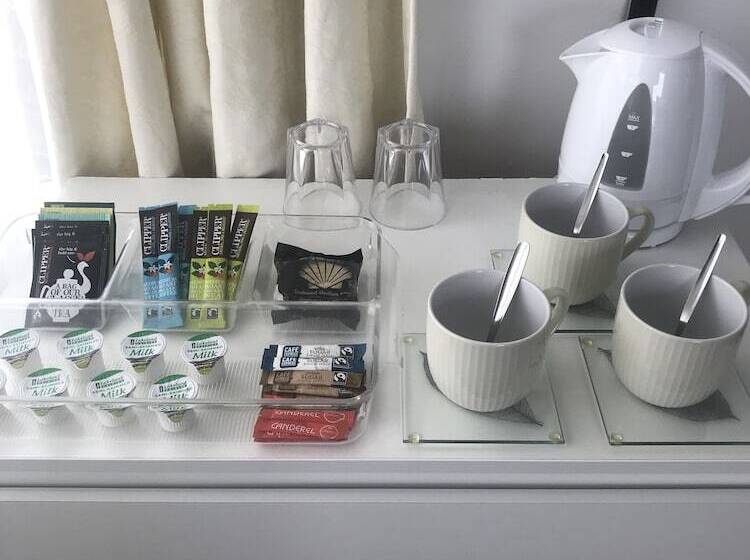 Rooms At The Highcliffe