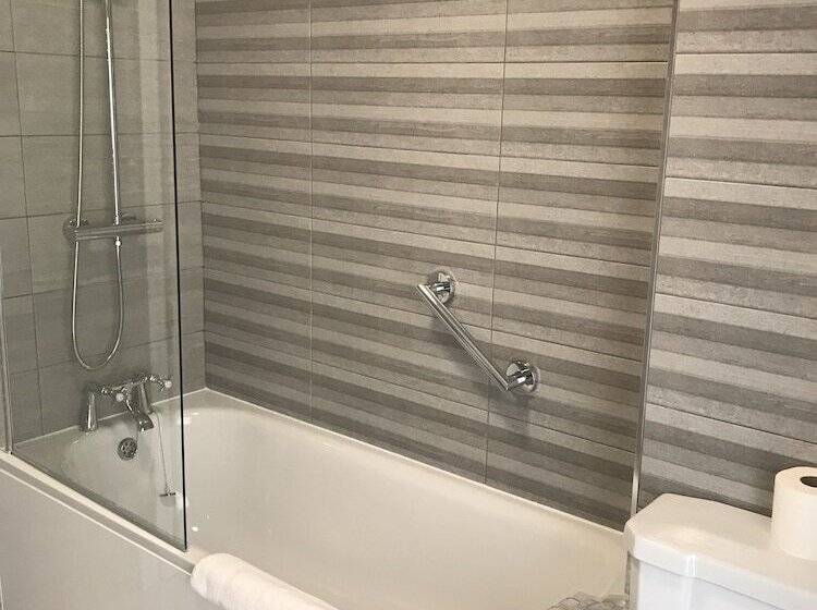 Rooms At The Highcliffe