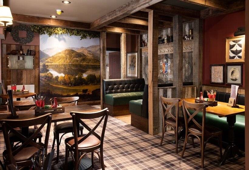 ホテル The Ambleside Inn   The Inn Collection Group