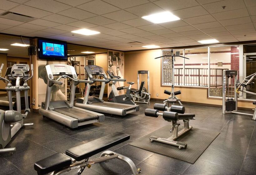 هتل Best Western Premier Denham Inn & Suites