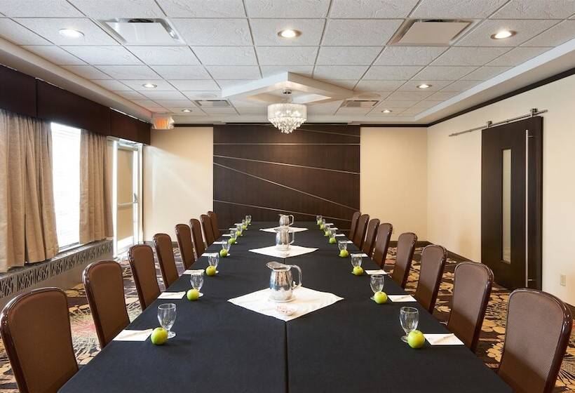 هتل Best Western Premier Denham Inn & Suites
