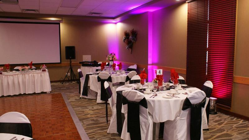 فندق Canad Inns Destination Centre Windsor Park