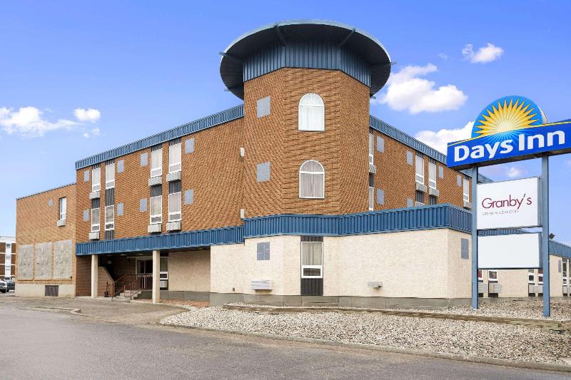 هتل Days Inn By Wyndham Estevan