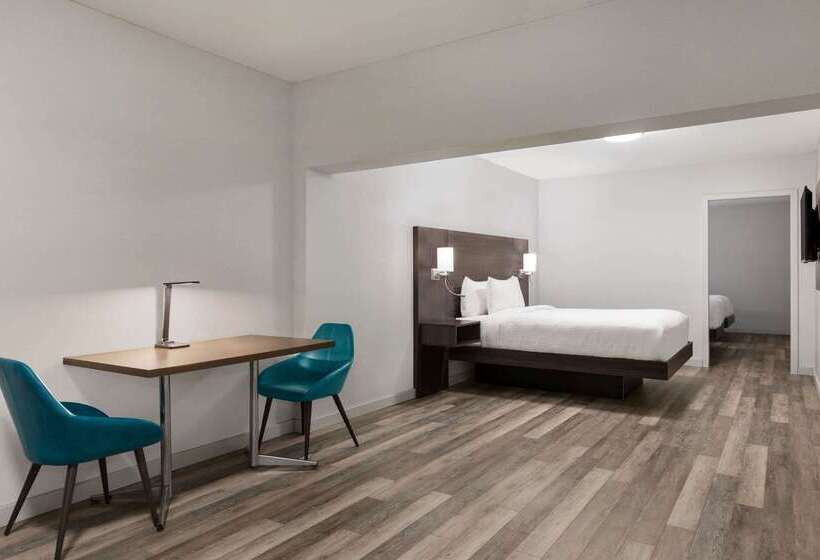 هتل Days Inn By Wyndham Saint John