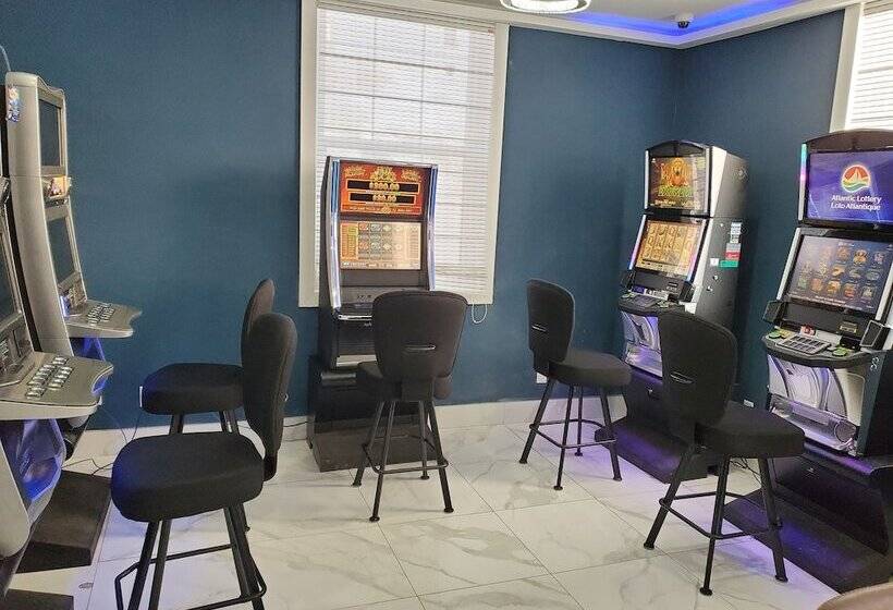 هتل Days Inn By Wyndham Saint John