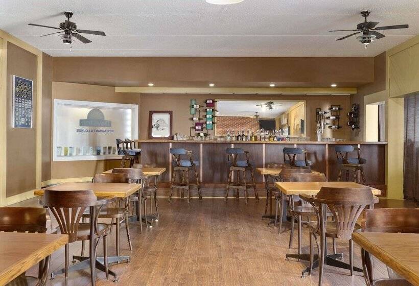 בית מלון כפרי Days Inn By Wyndham Bridgewater Conference Center