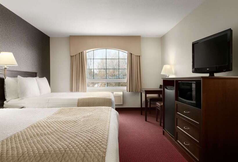 בית מלון כפרי Days Inn & Suites By Wyndham Brandon
