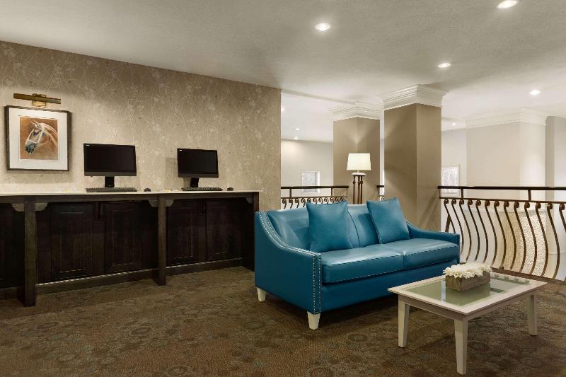 בית מלון כפרי Days Inn & Suites By Wyndham Brandon