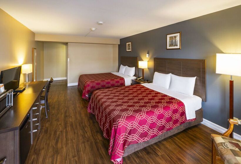 فندق Econo Lodge Miramichi