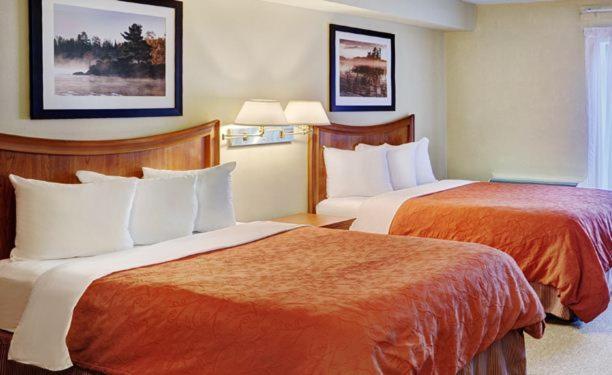 هتل Thompson's Best Value Inn & Suites