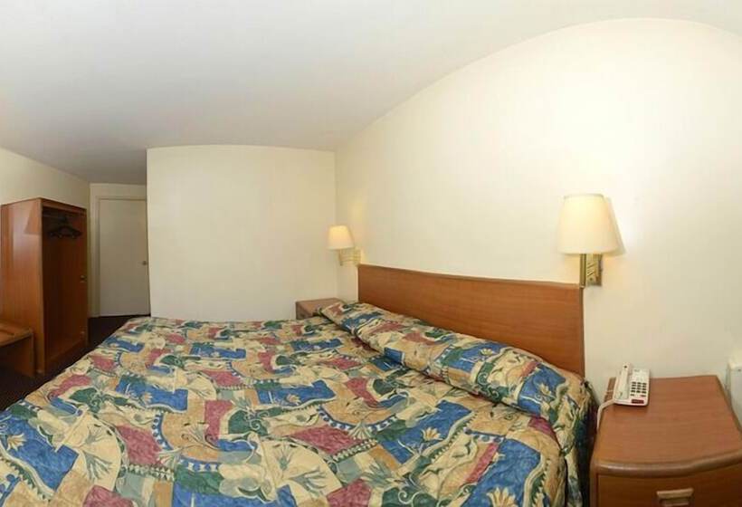 فندق على الطريق Travelers Inn