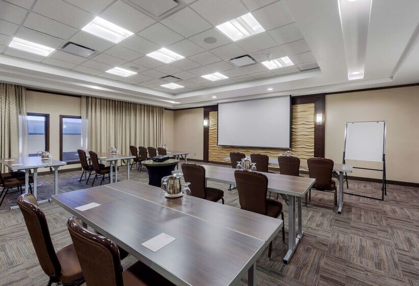 בית מלון כפרי Best Western Plus Edmonton Airport