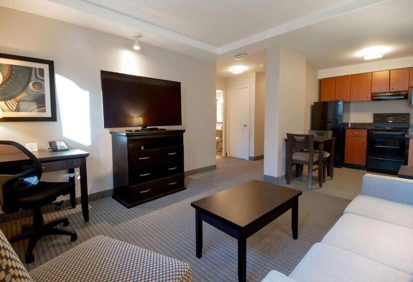 Coast Calgary Downtown Hotel & Suites By Apa