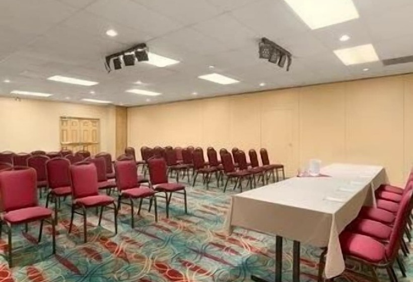 فندق Days Inn By Wyndham Stephenville
