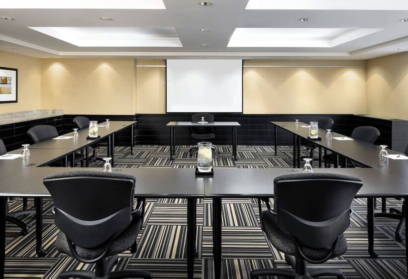 Szálloda Four Points By Sheraton Mississauga Meadowvale