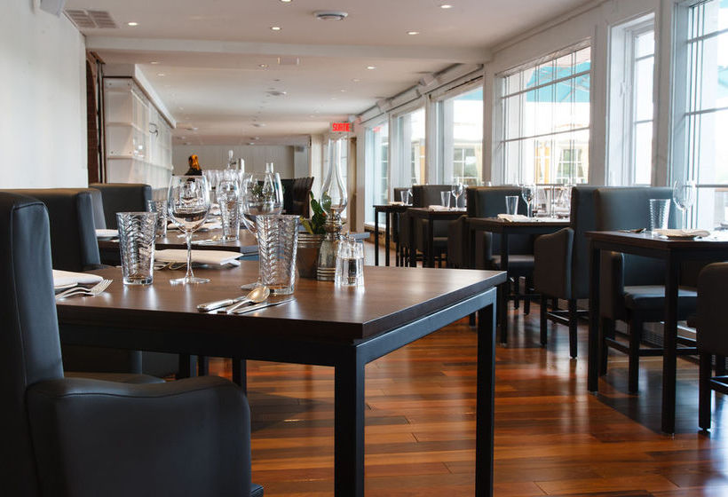 ホテル Hôtel Les Trois Tilleuls